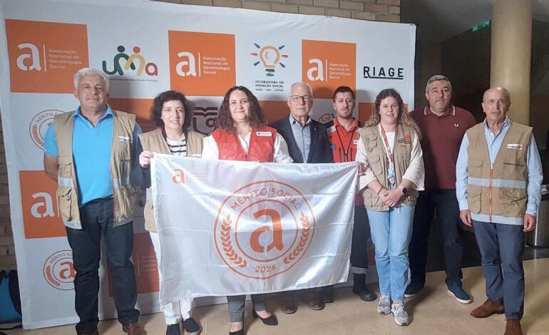 A Cruz Vermelha de Bragança e o Centro de Educação Especial foram distinguidos com a Bandeira de Mérito Social