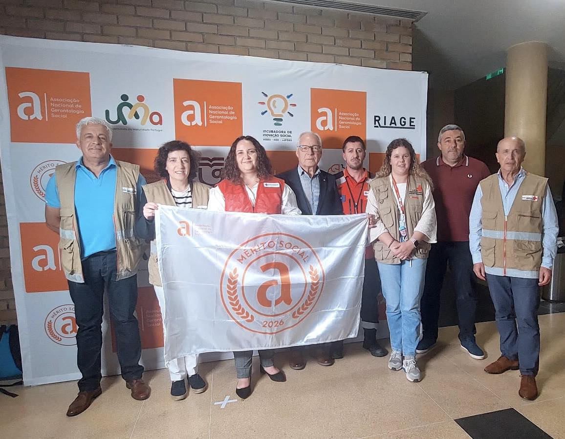 A Cruz Vermelha de Bragança e o Centro de Educação Especial foram distinguidos com a Bandeira de Mérito Social