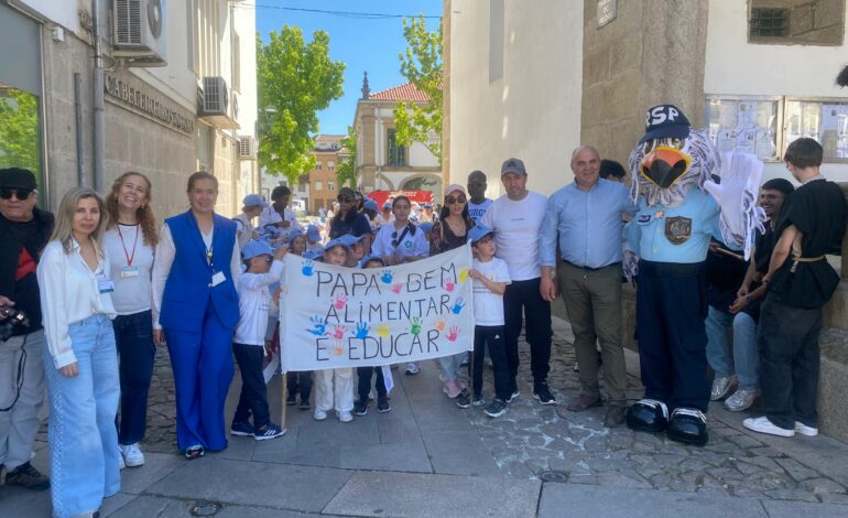 Crianças e adultos unidos contra a obesidade infantil em Bragança